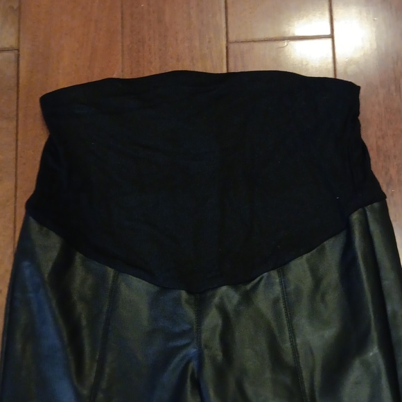 Vegan Leather Maternity Leggings - Picture 4 of 7